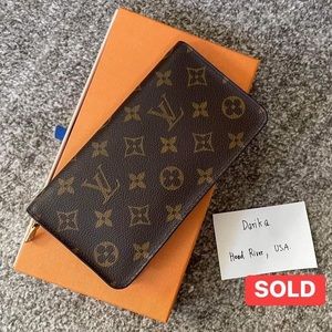 Louis Vuitton Zippy wallet
